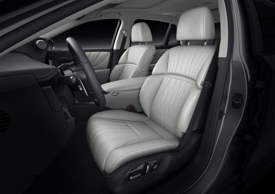 Интерьер Lexus LS500h AWD 2020 года  (WW) (фото 11 из 27)